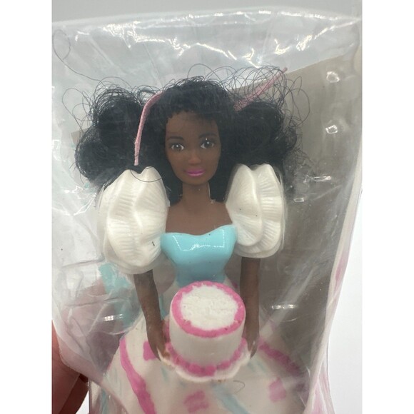1992 McDonald’s Birthday Party Barbie Happy Meal Toy Sealed Mattel - Picture 2 of 10